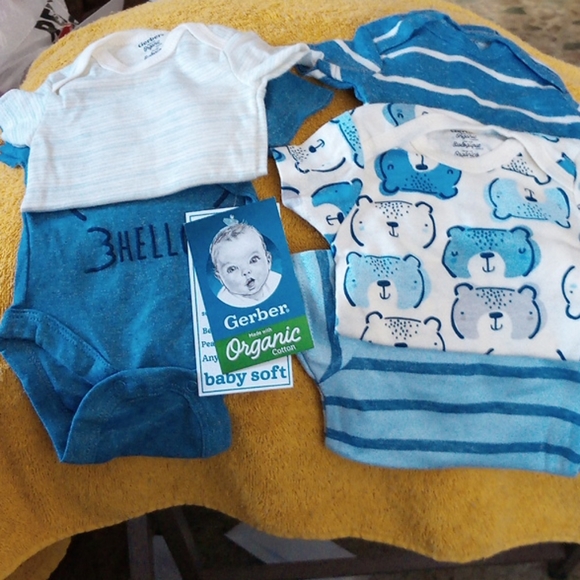 5 onesies.. 3 stripes 2 teddy bears - Picture 5 of 6